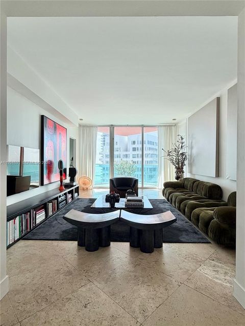 300 S Pointe Dr 2106 Miami Beach FL 33139