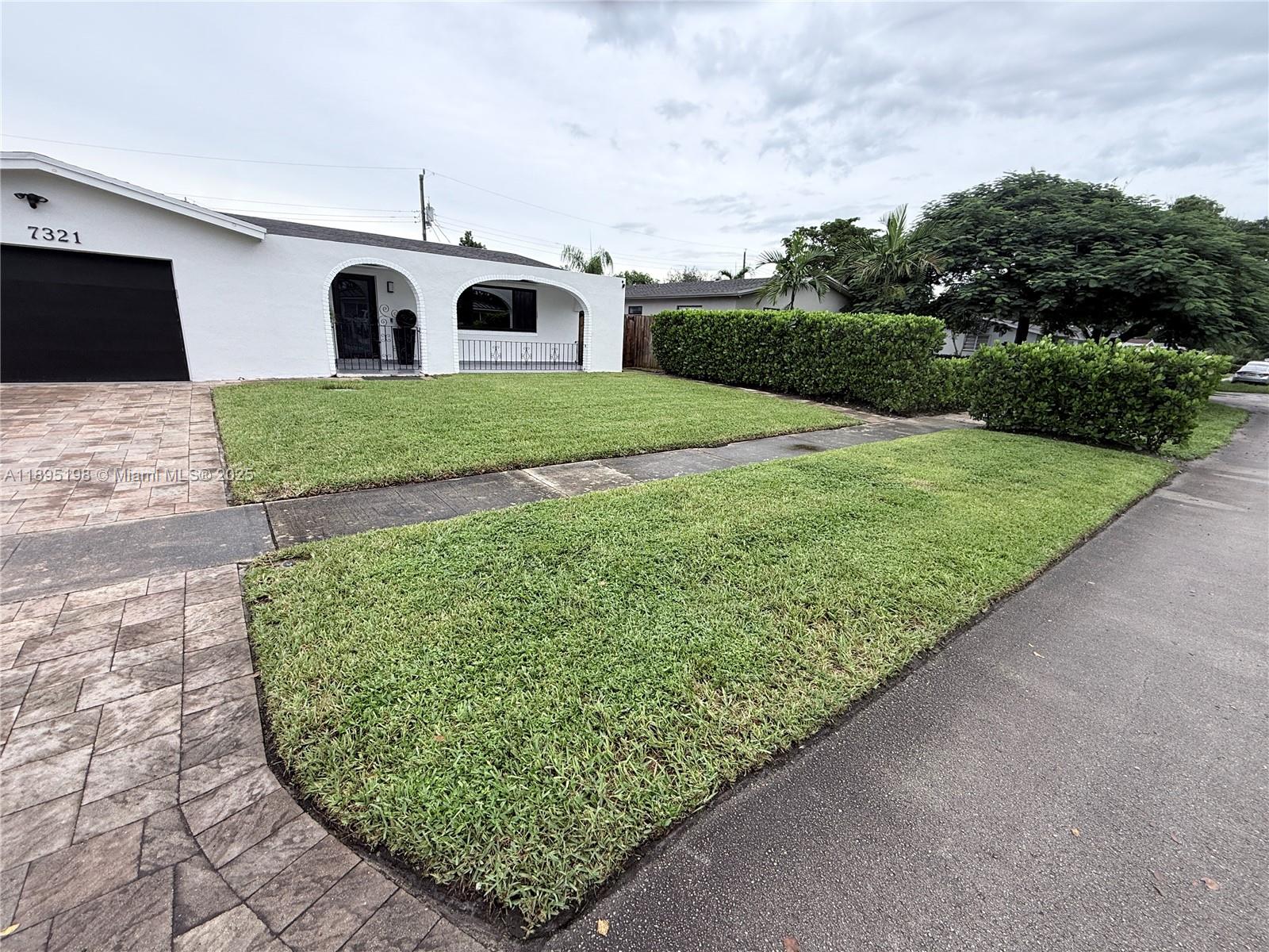 7321 Allen Dr