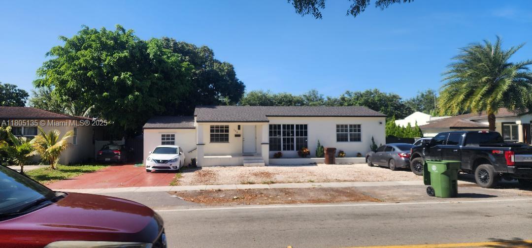 165 W 60th St, Hialeah, Miami-Dade County, Florida - 3 Bedrooms  
2 Bathrooms - 