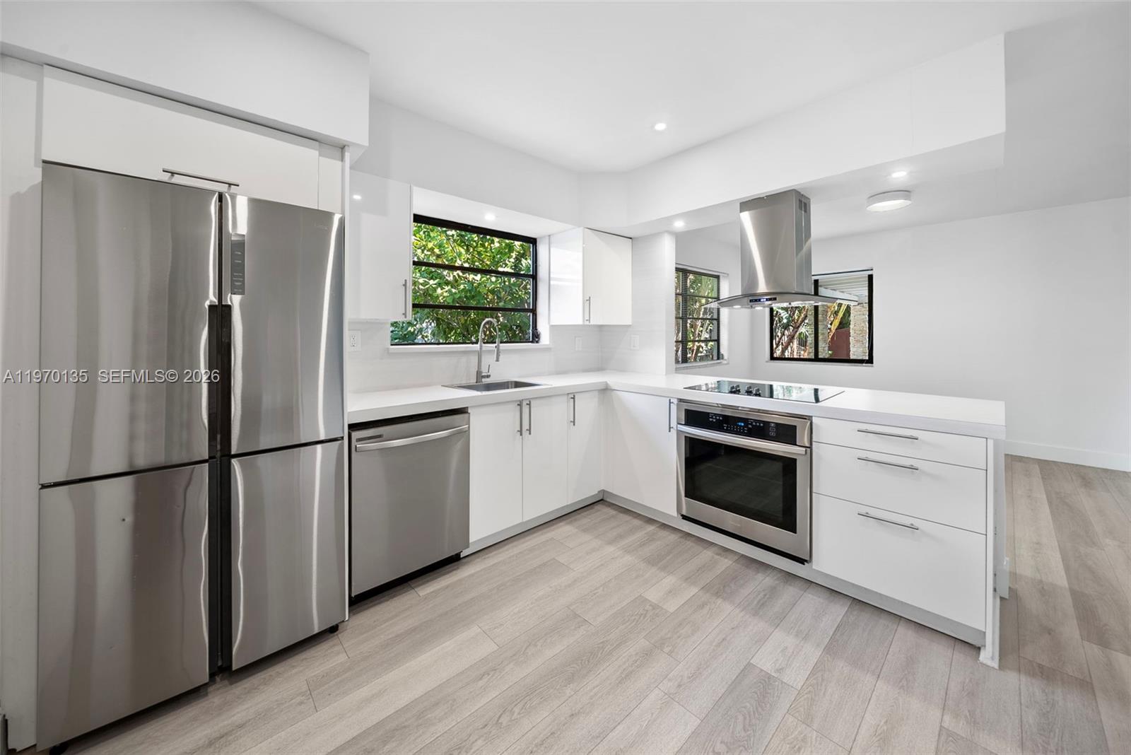 TREASURE PLAZA - Residential