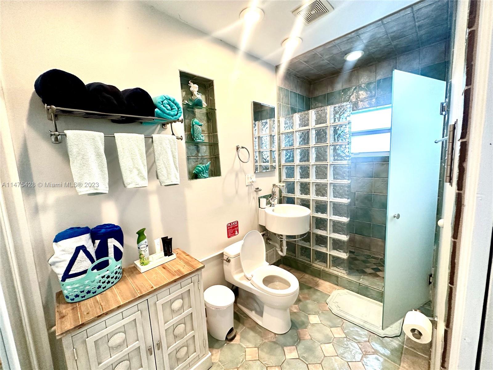 WINDWOOD SEAS CONDO - Residential