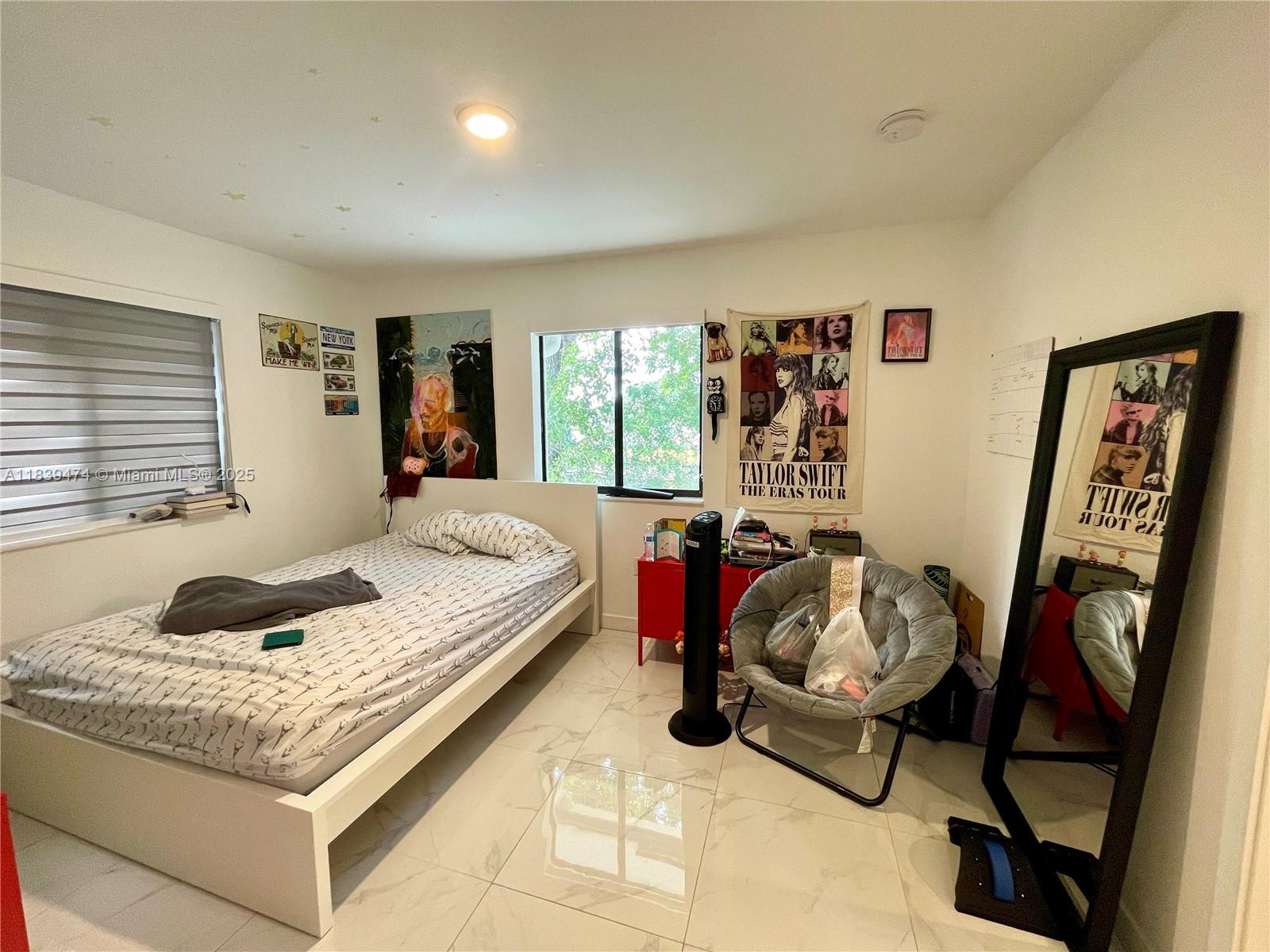 2957 NW 45th St