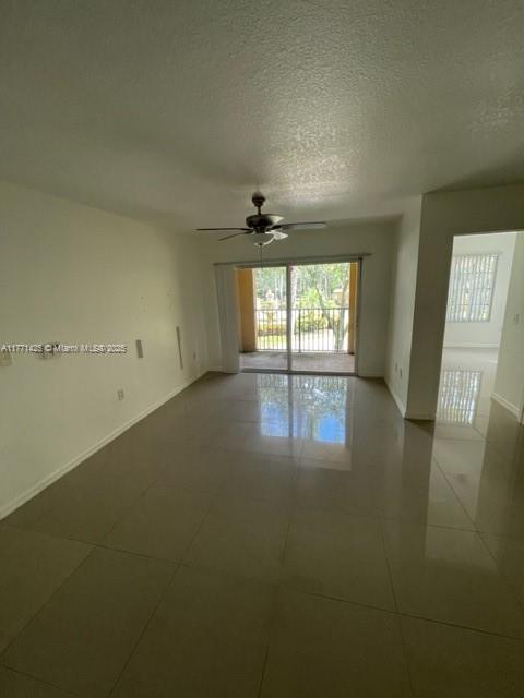 EMERALD ISLE AT LAGUNA LA - Residential