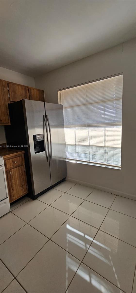 MEADOWS OF MIRAMAR PHASE - Residential Lease