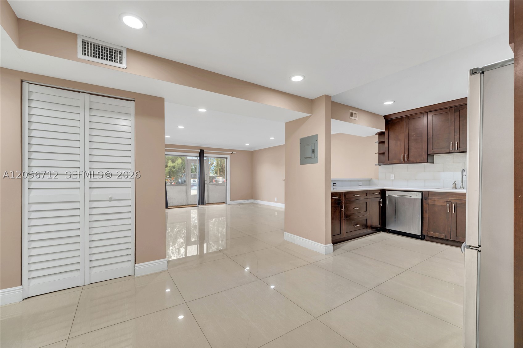 4848 NW 24th Ct 118