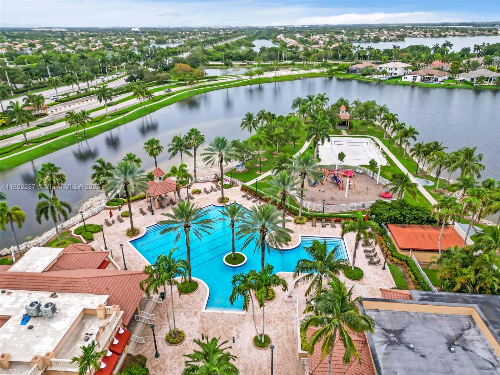 SUNSET LAKES PLAT ONE - Residential