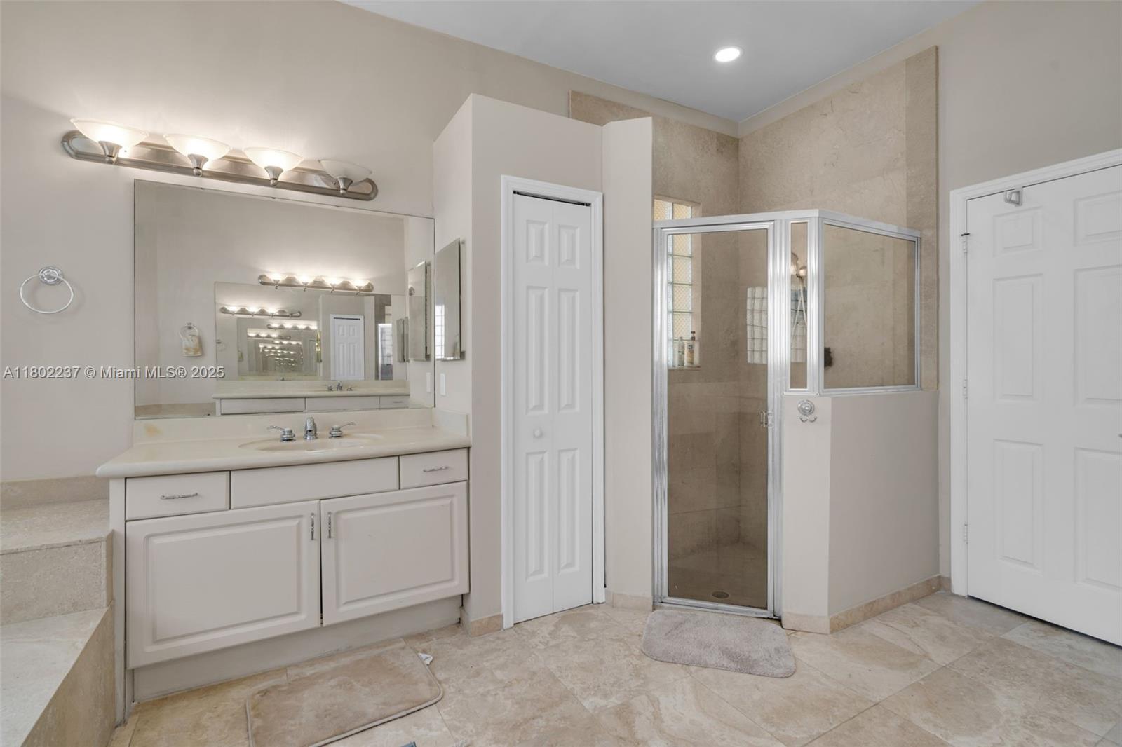 SUNSET LAKES PLAT ONE - Residential