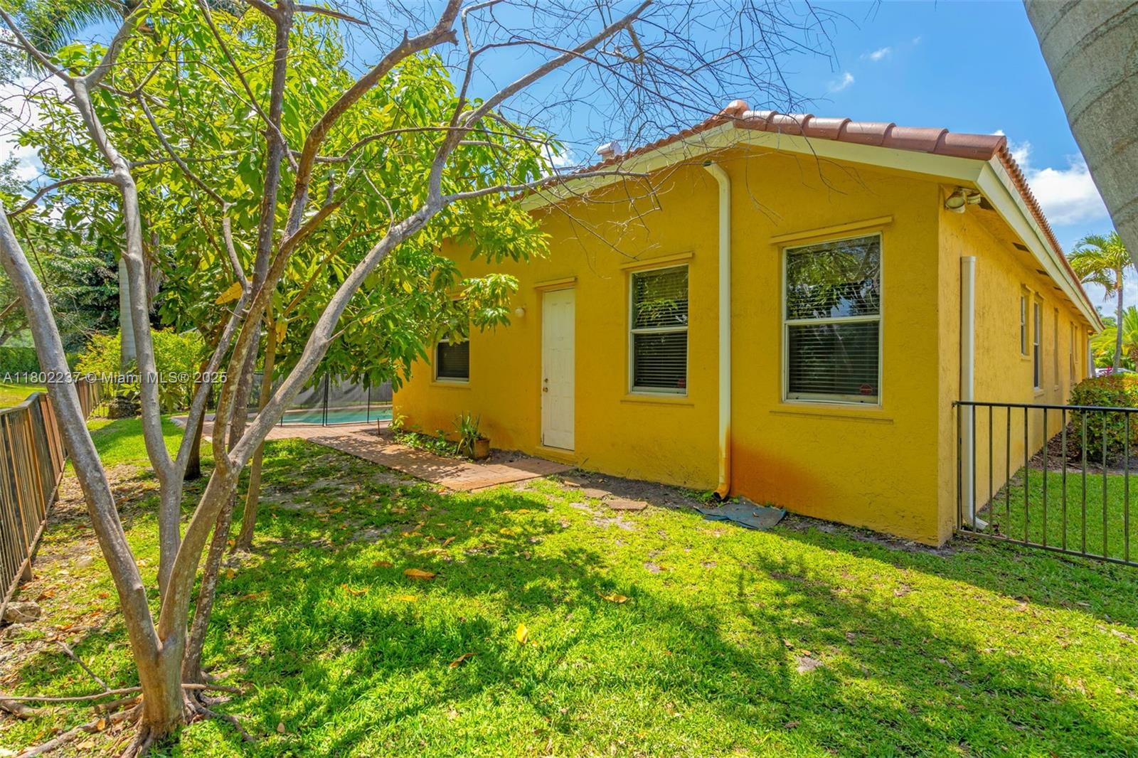 SUNSET LAKES PLAT ONE - Residential