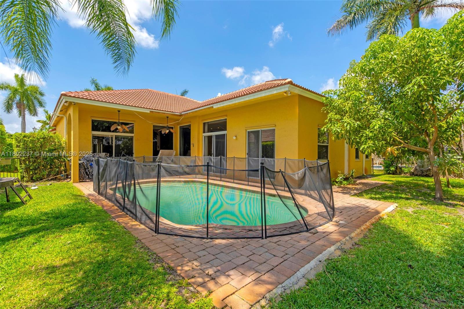 SUNSET LAKES PLAT ONE - Residential