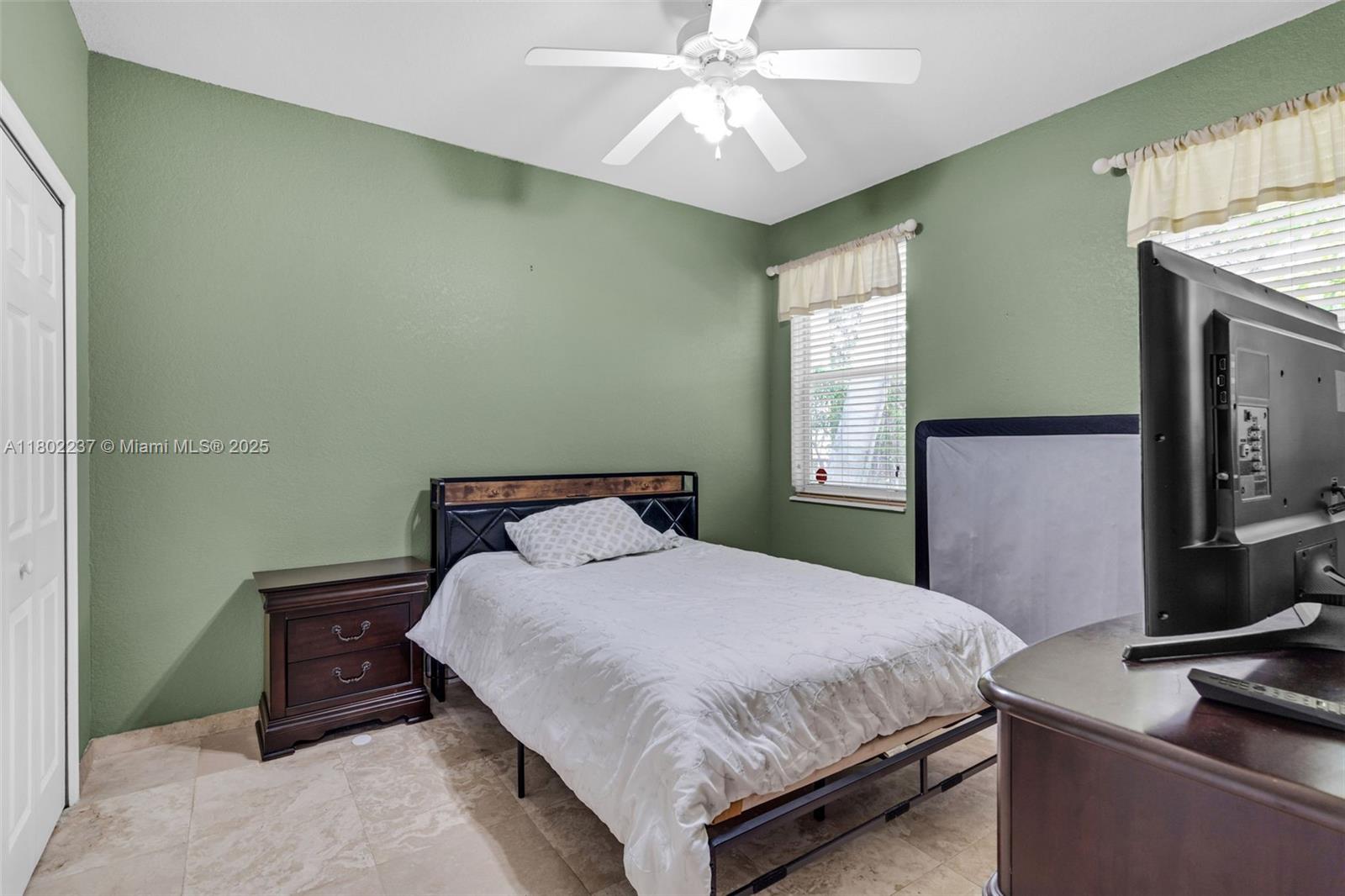 SUNSET LAKES PLAT ONE - Residential