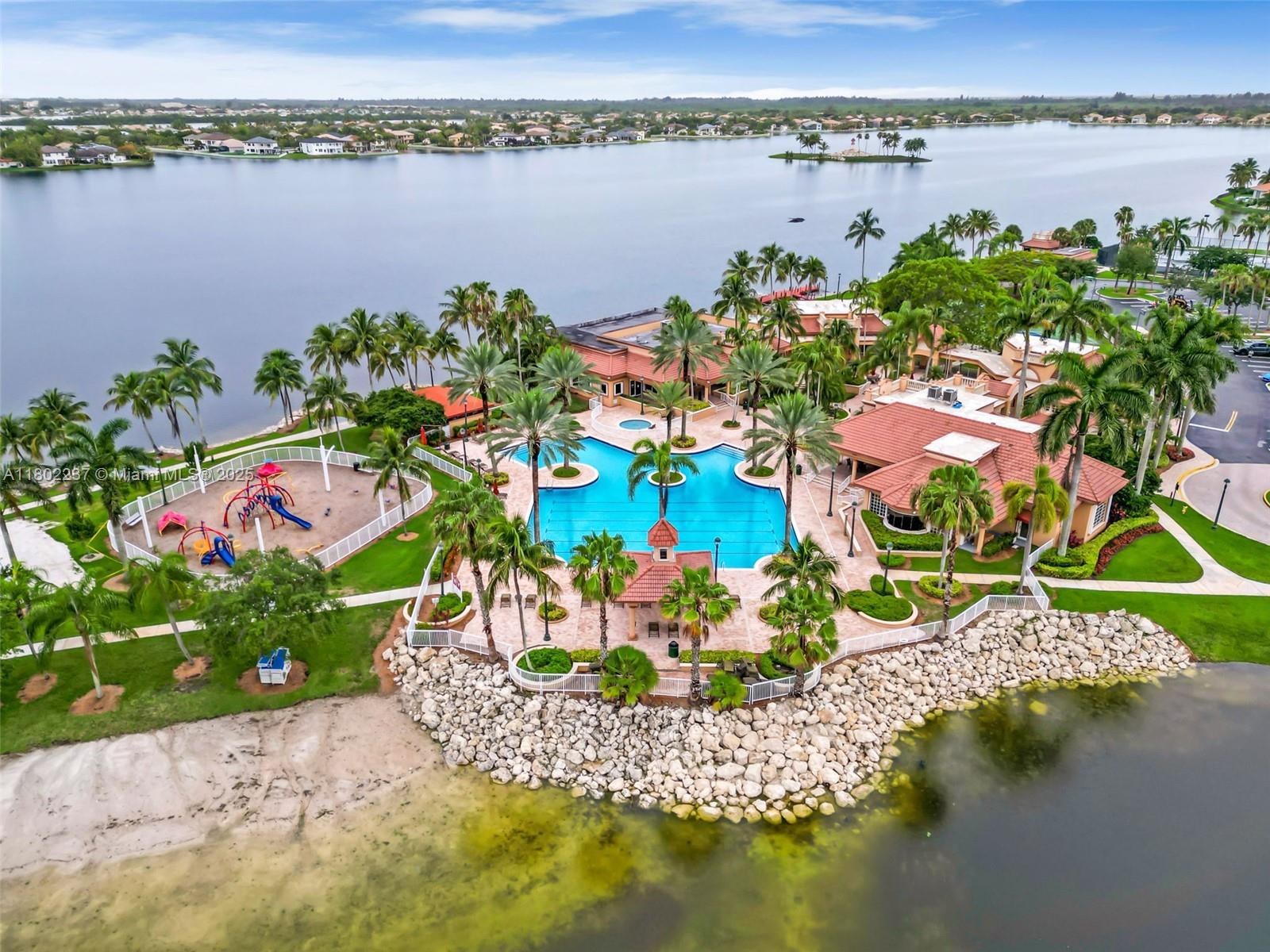 SUNSET LAKES PLAT ONE - Residential
