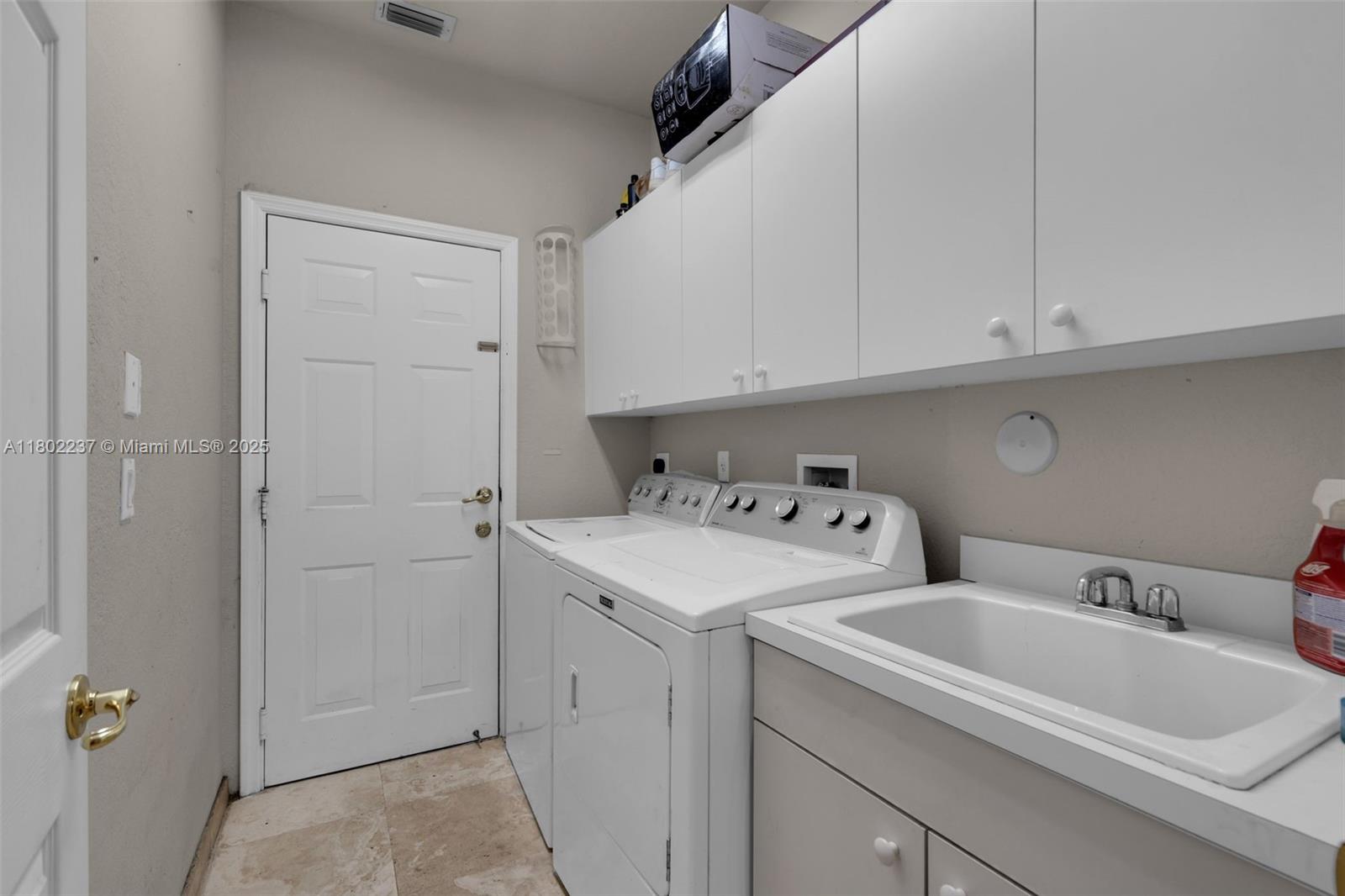 SUNSET LAKES PLAT ONE - Residential