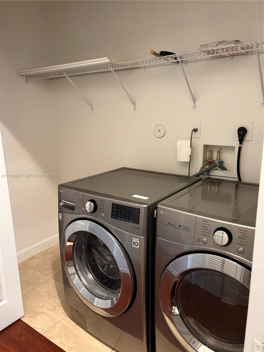 LAKES BY THE BAY GEE - Residential Lease