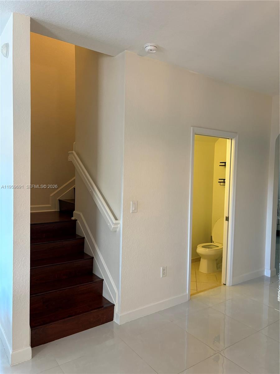 LAKES BY THE BAY GEE - Residential Lease