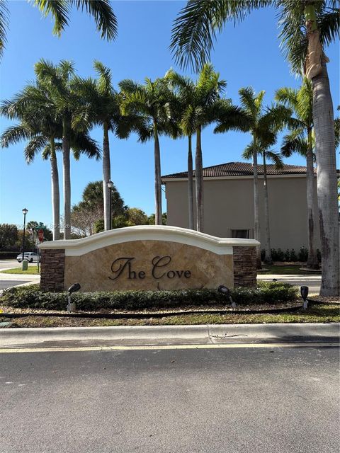 22453 SW 88th Path 22453 Cutler Bay FL 33190