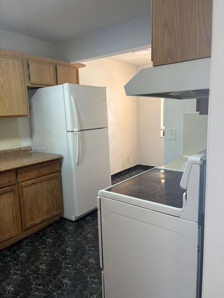 FOREST HILL VILLAS GARDEN - Residential Lease