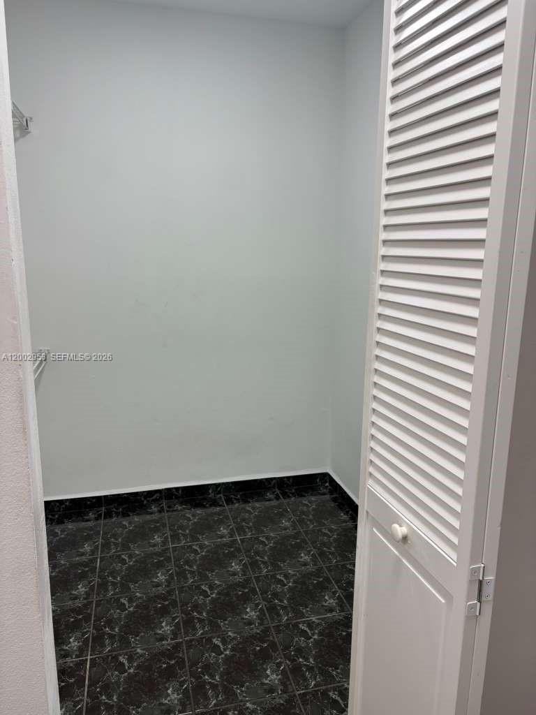 FOREST HILL VILLAS GARDEN - Residential Lease