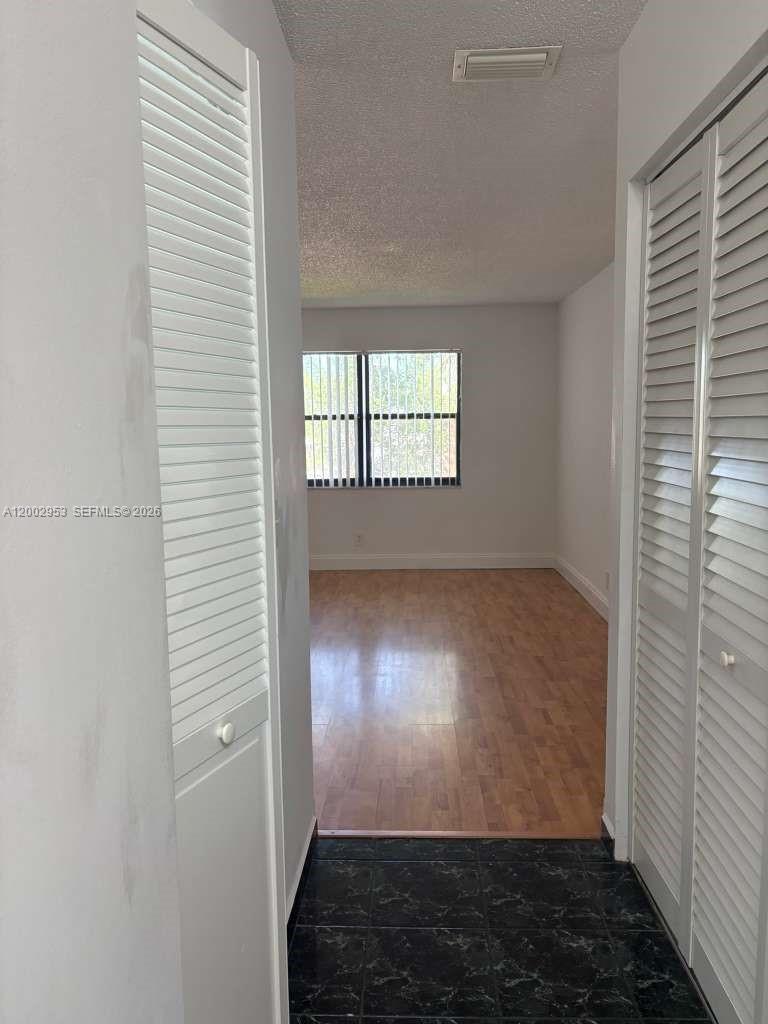 FOREST HILL VILLAS GARDEN - Residential Lease