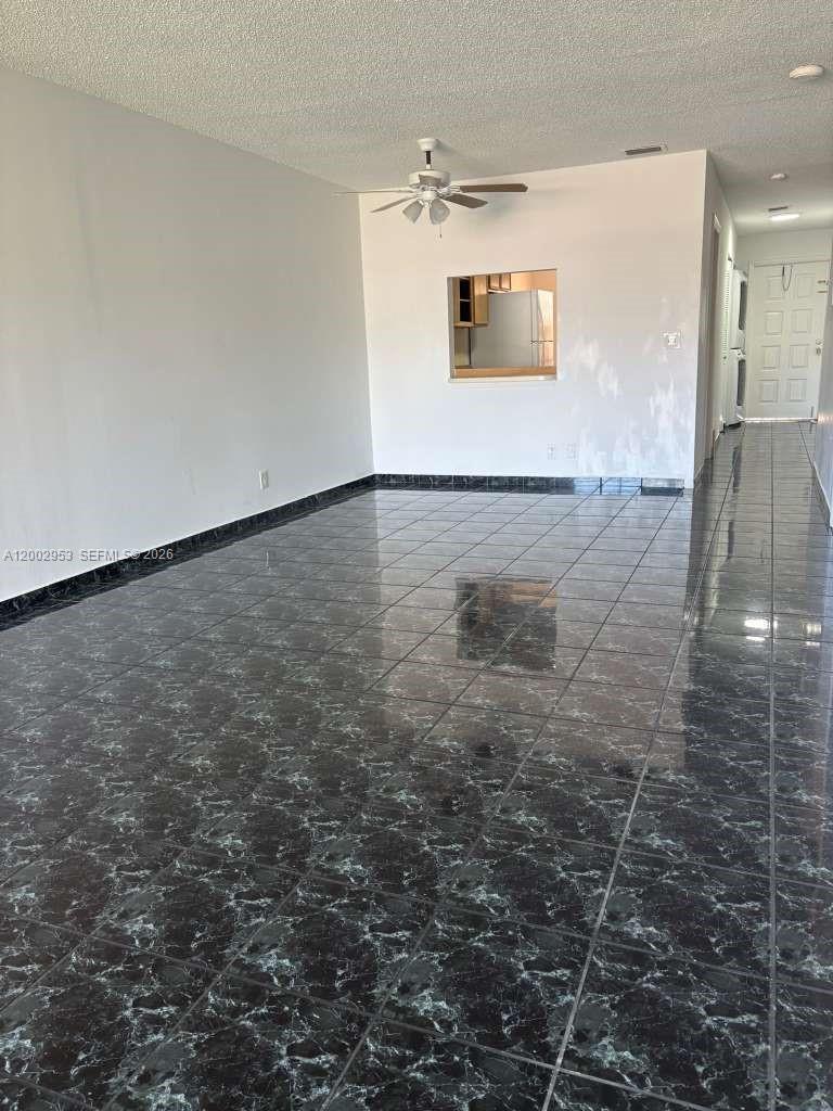 5937 Forest Hill Blvd 204