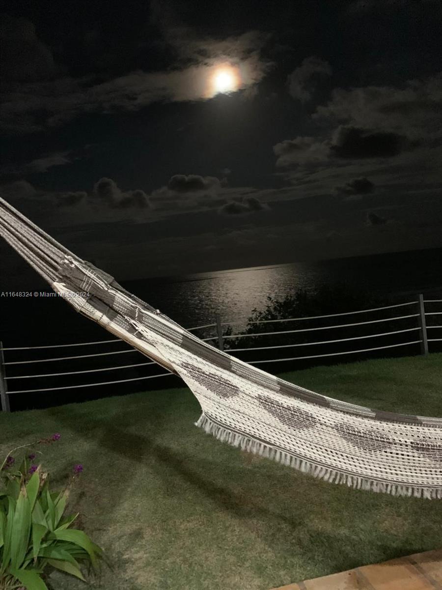 Praia do Amor - Land