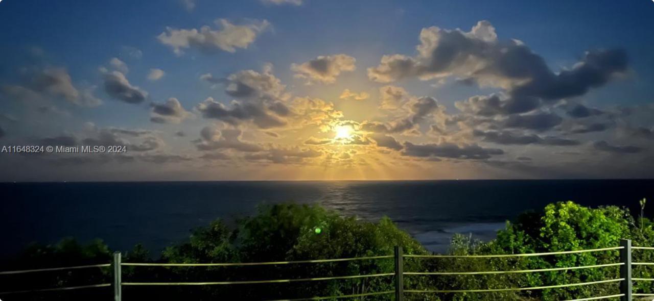 Praia do Amor - Land