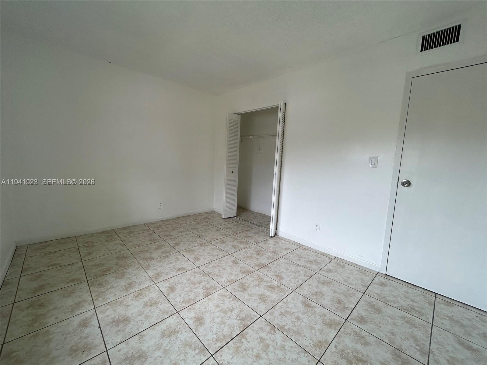 HERITAGE CIRCLE CONDO - Residential