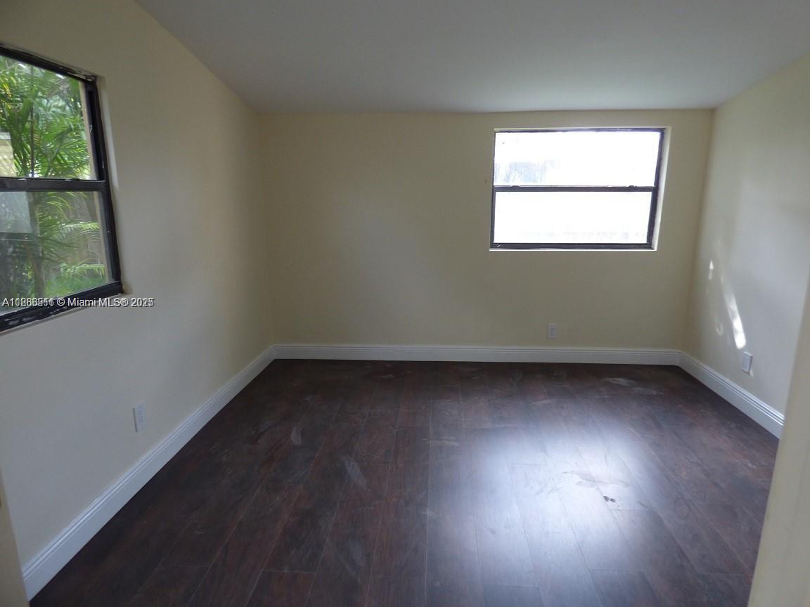 PALM LANE VILLA - Residential