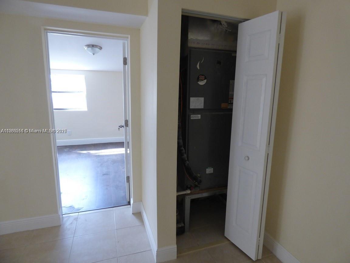 PALM LANE VILLA - Residential