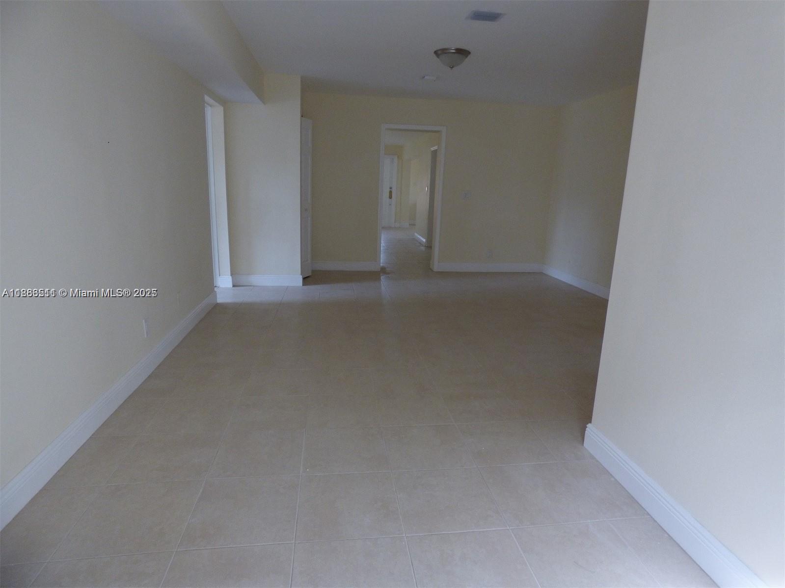 PALM LANE VILLA - Residential