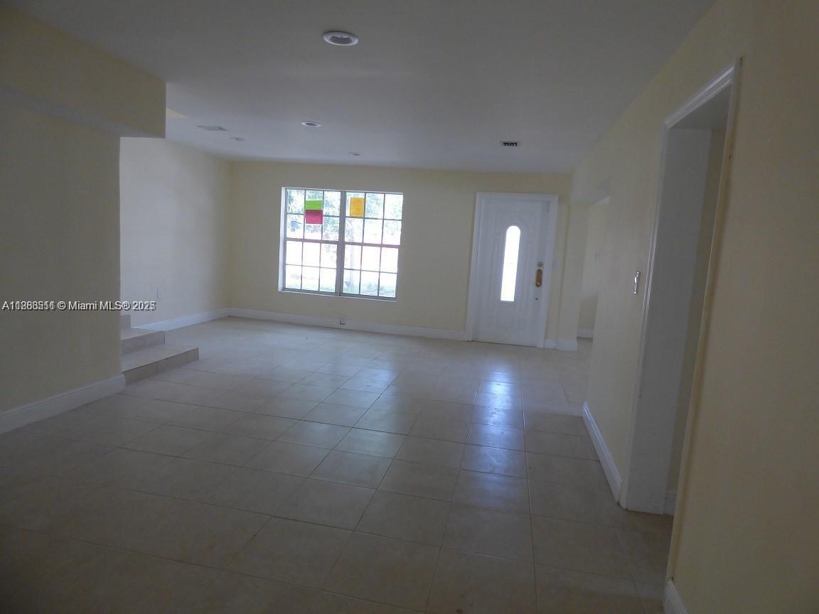 PALM LANE VILLA - Residential