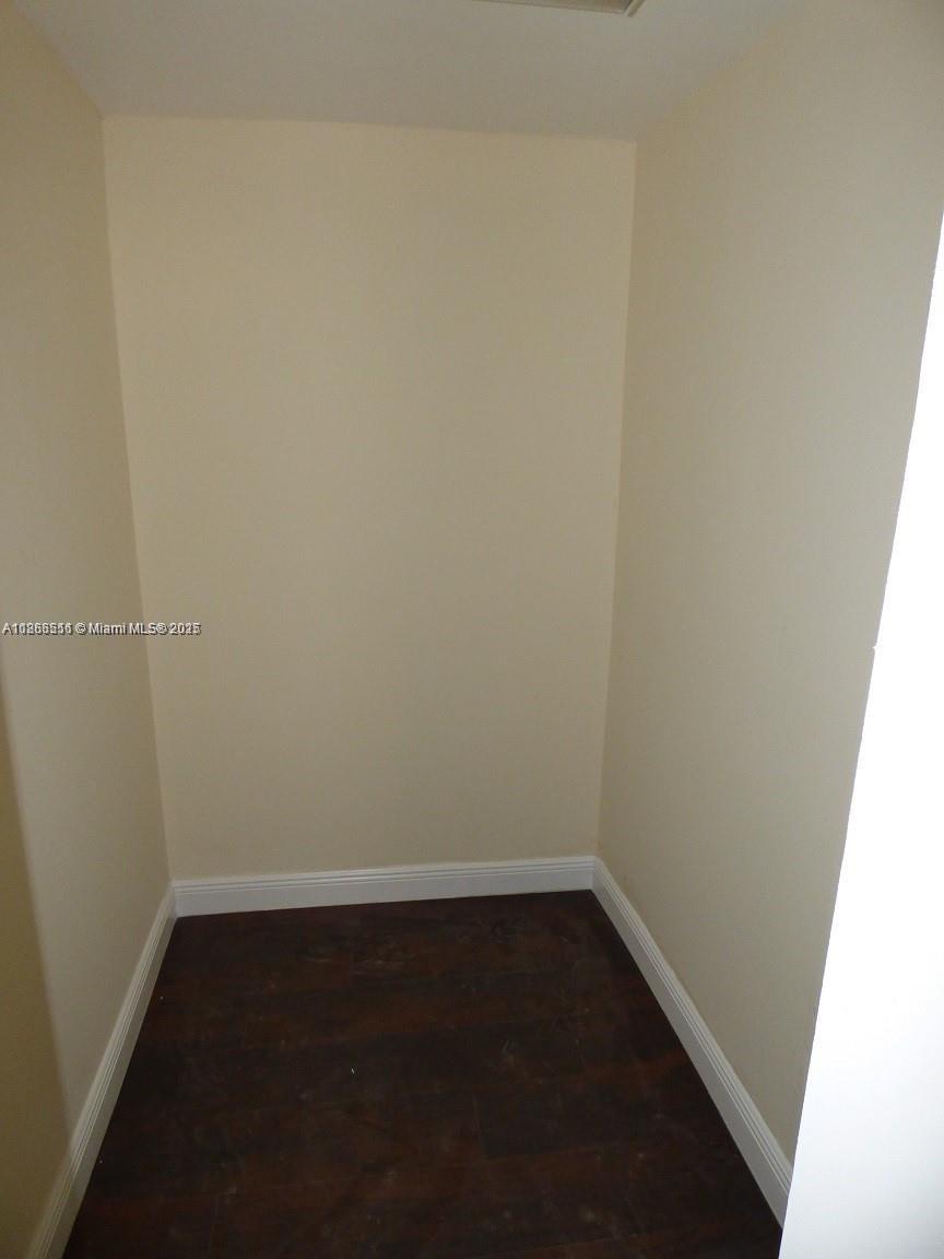 PALM LANE VILLA - Residential