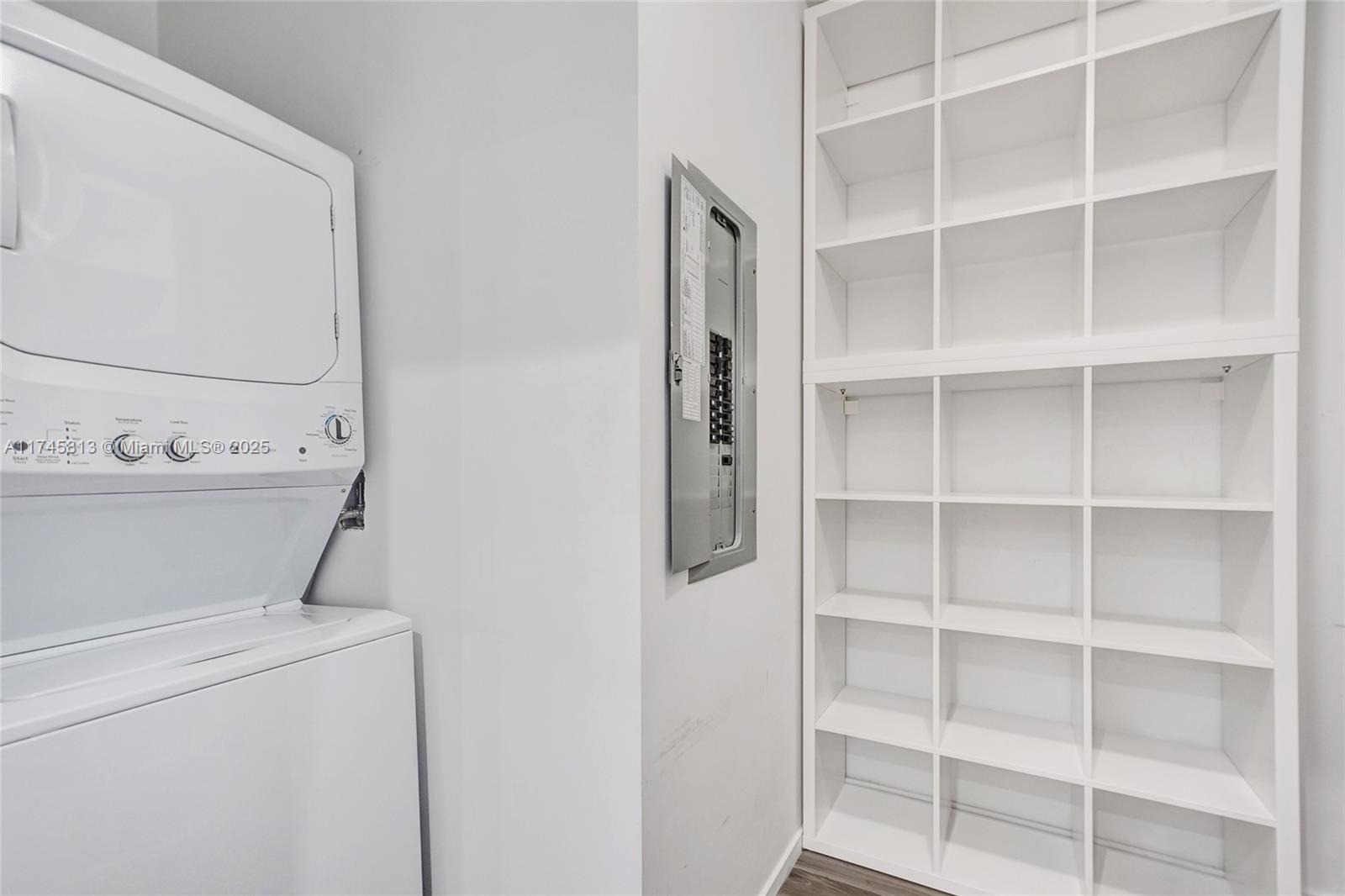 801 SMA RESIDENCES CONDO - Residential