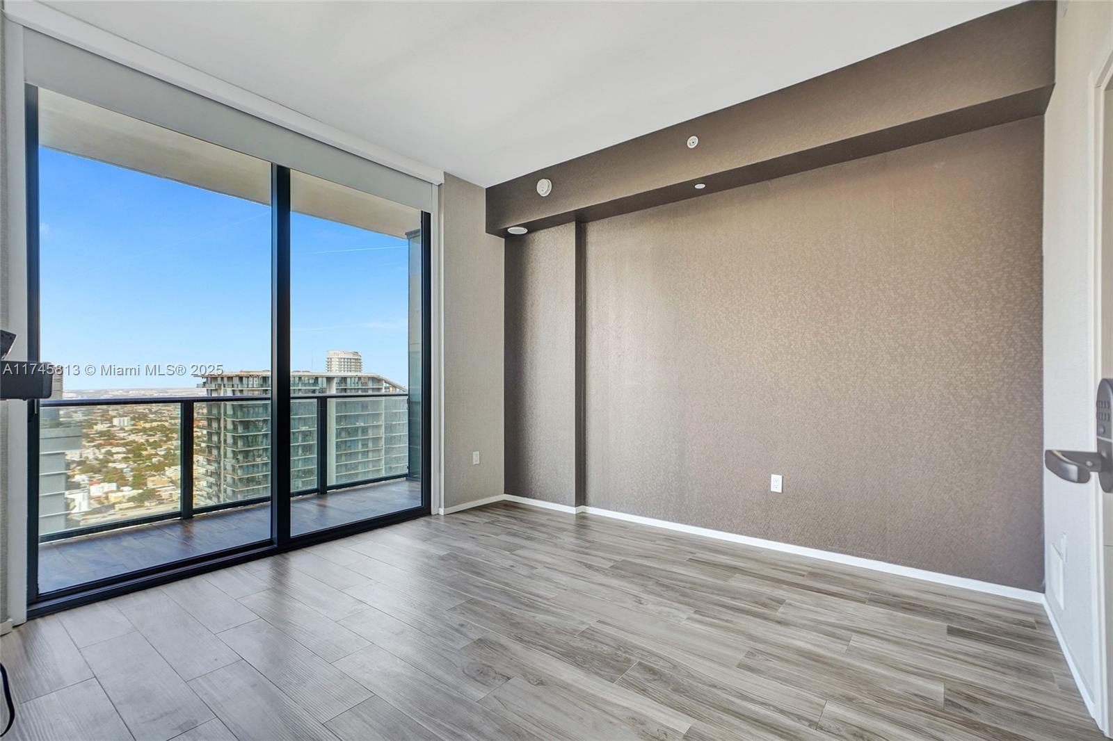 801 SMA RESIDENCES CONDO - Residential