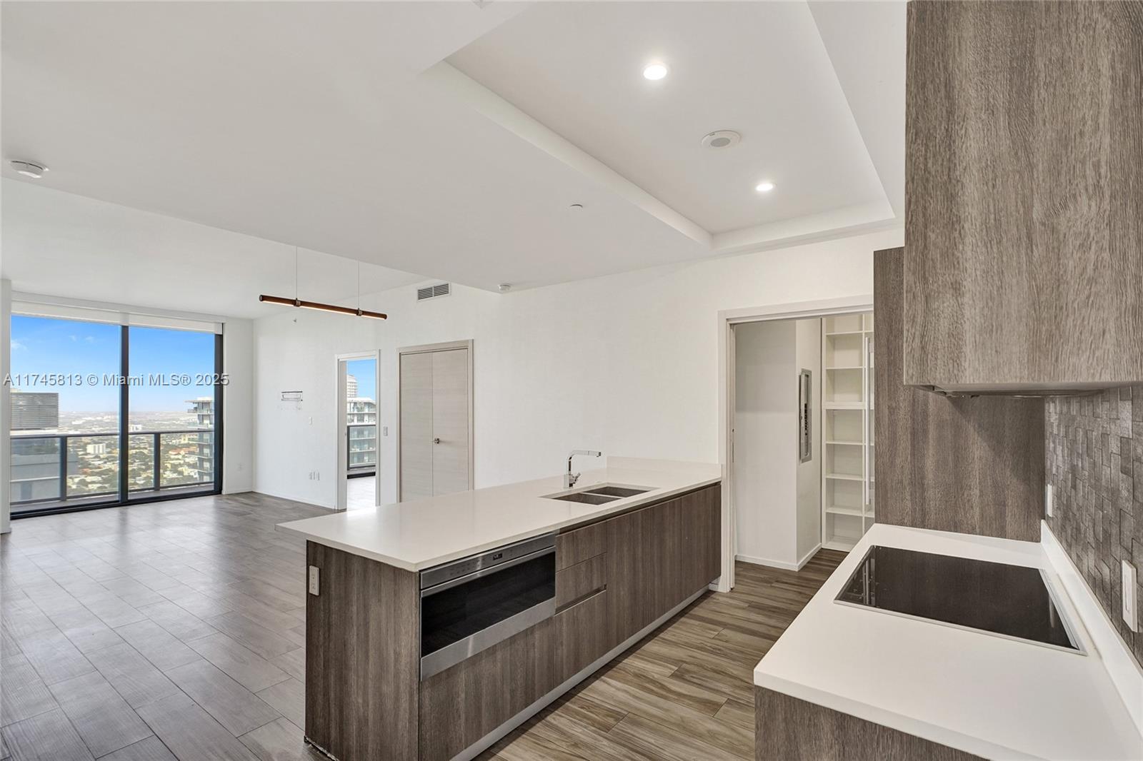 801 SMA RESIDENCES CONDO - Residential