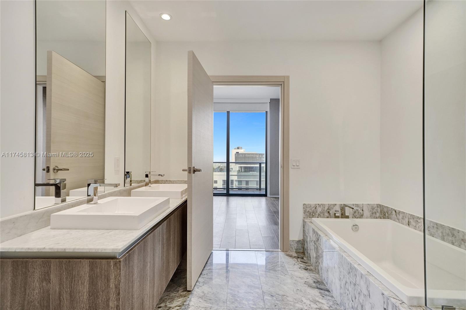 801 SMA RESIDENCES CONDO - Residential