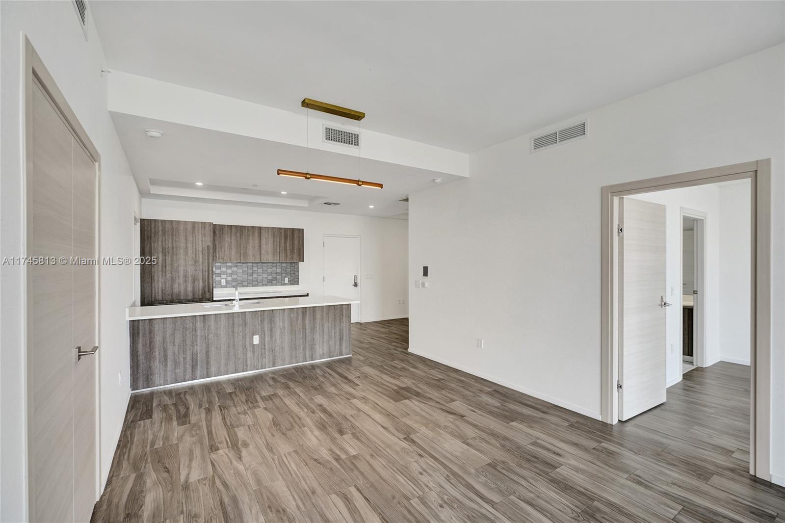 801 SMA RESIDENCES CONDO - Residential
