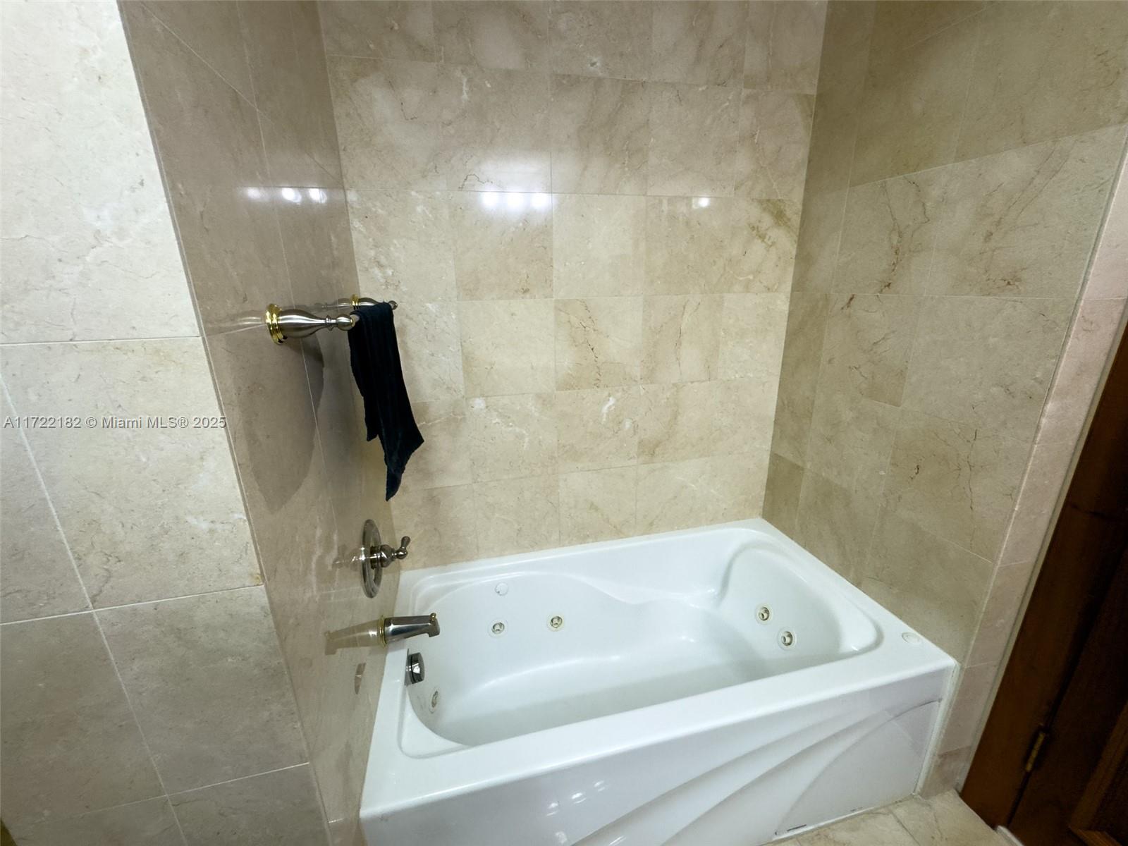 AKOYA CONDO - Residential Lease