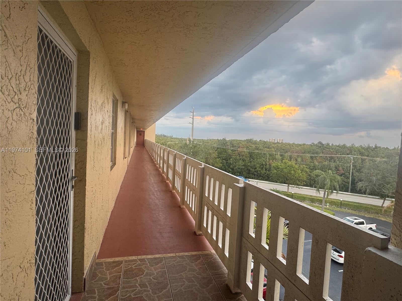 MEADOWBROOK LAKES VIEW CO - Residential Lease