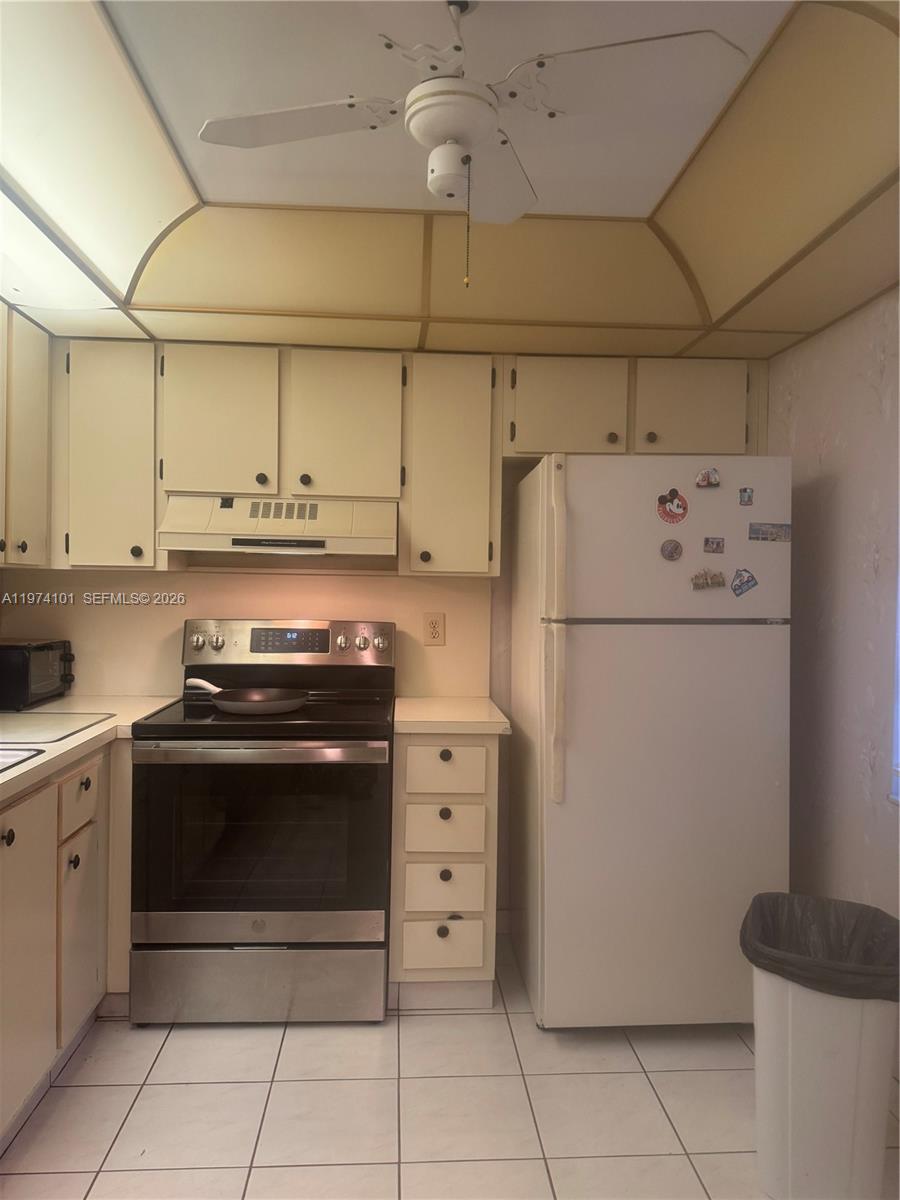 MEADOWBROOK LAKES VIEW CO - Residential Lease