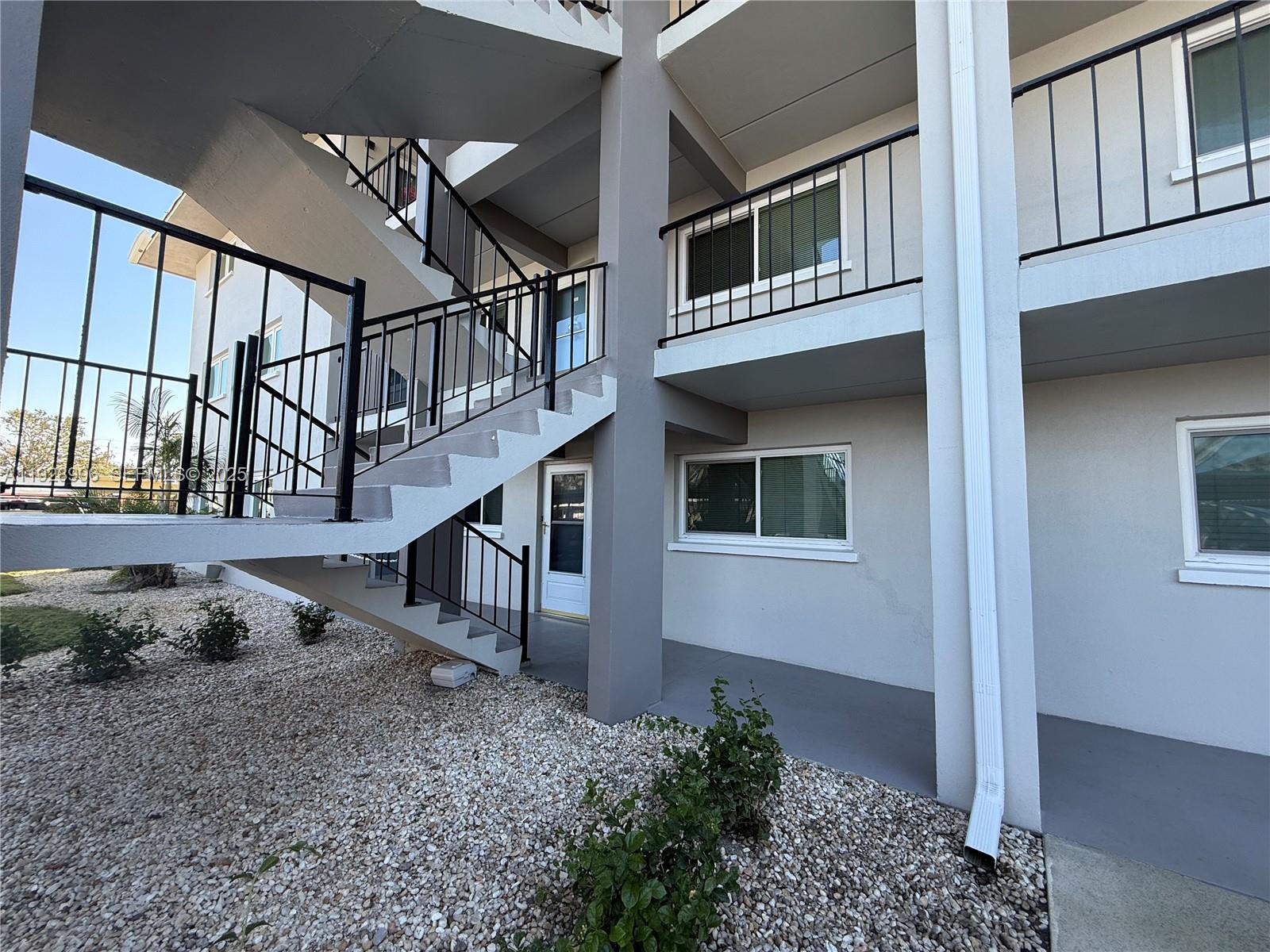 649 S Tamiami Trail 112