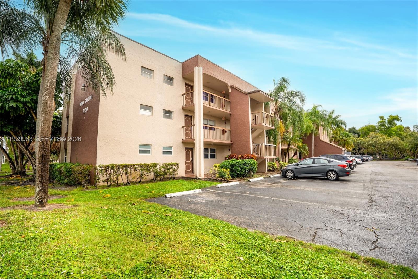 NOVA GARDENS CONDO - Residential