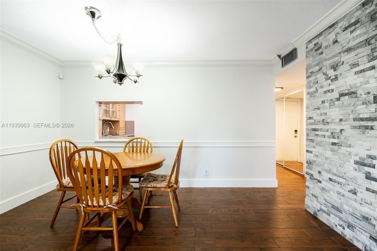 NOVA GARDENS CONDO - Residential