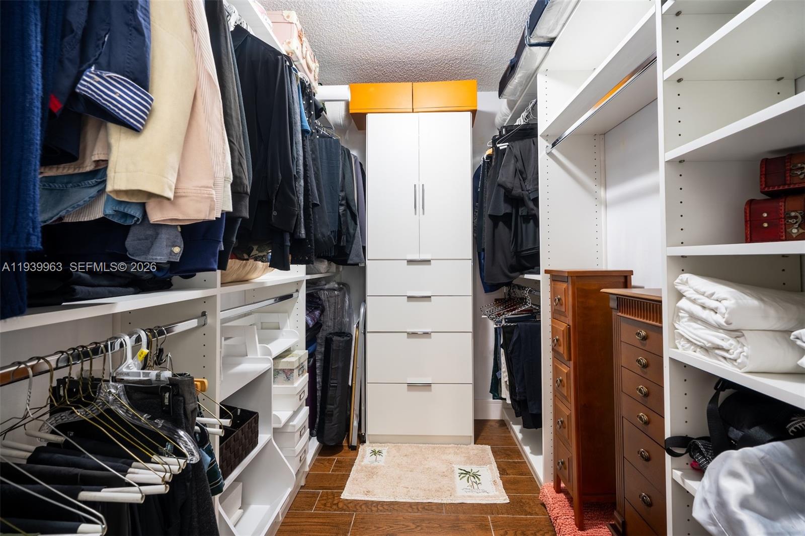 NOVA GARDENS CONDO - Residential