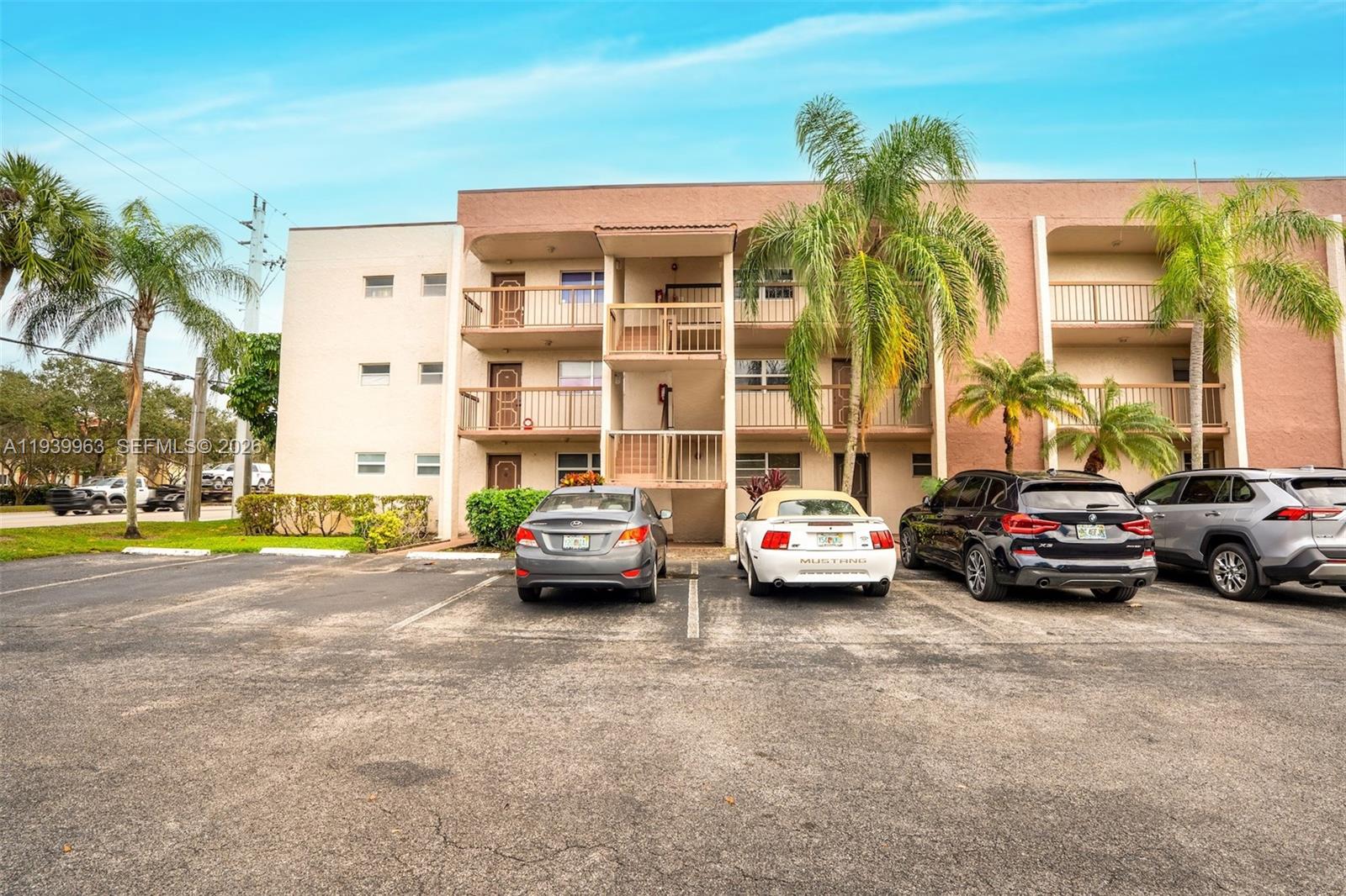 NOVA GARDENS CONDO - Residential