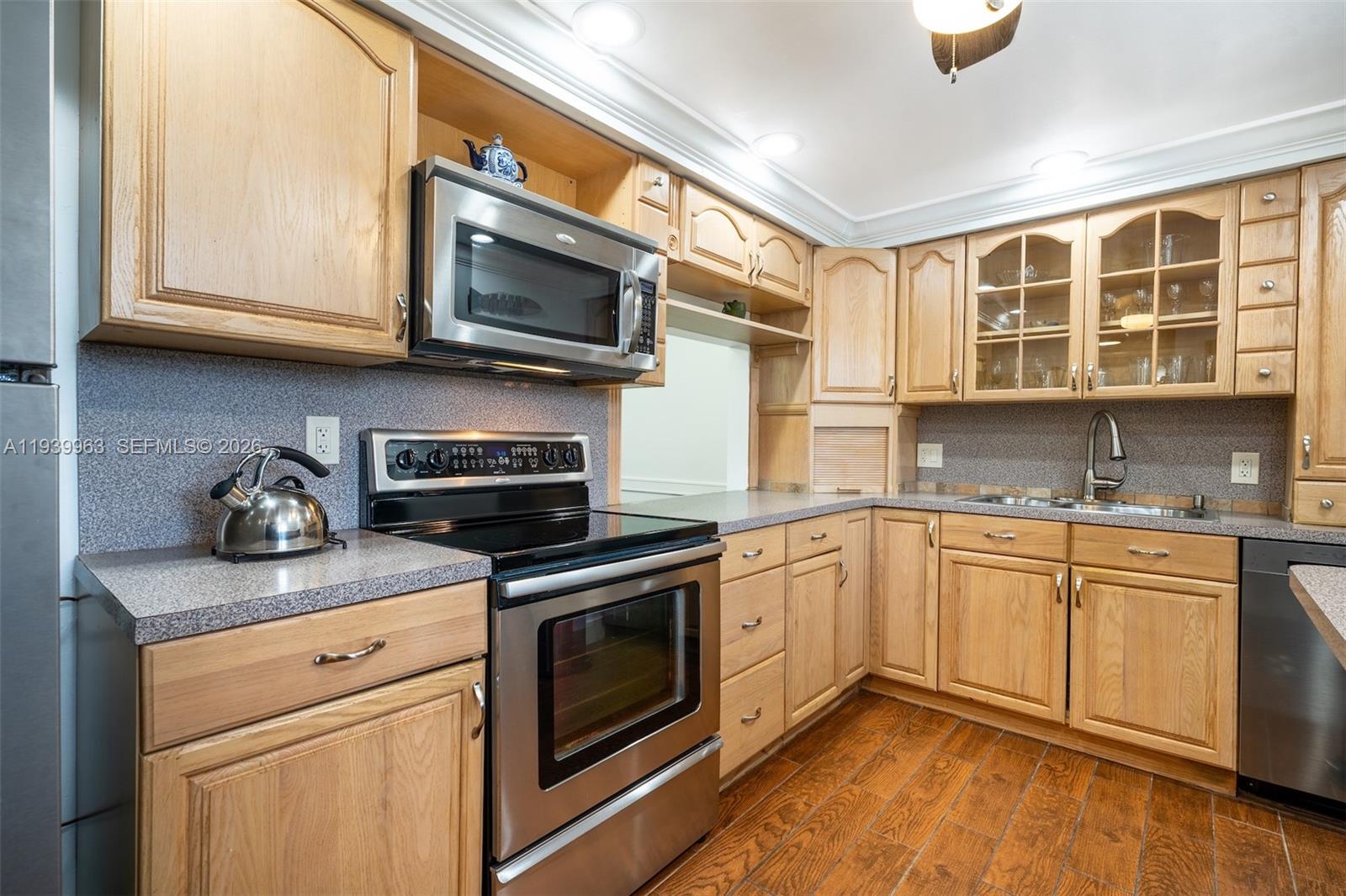 NOVA GARDENS CONDO - Residential