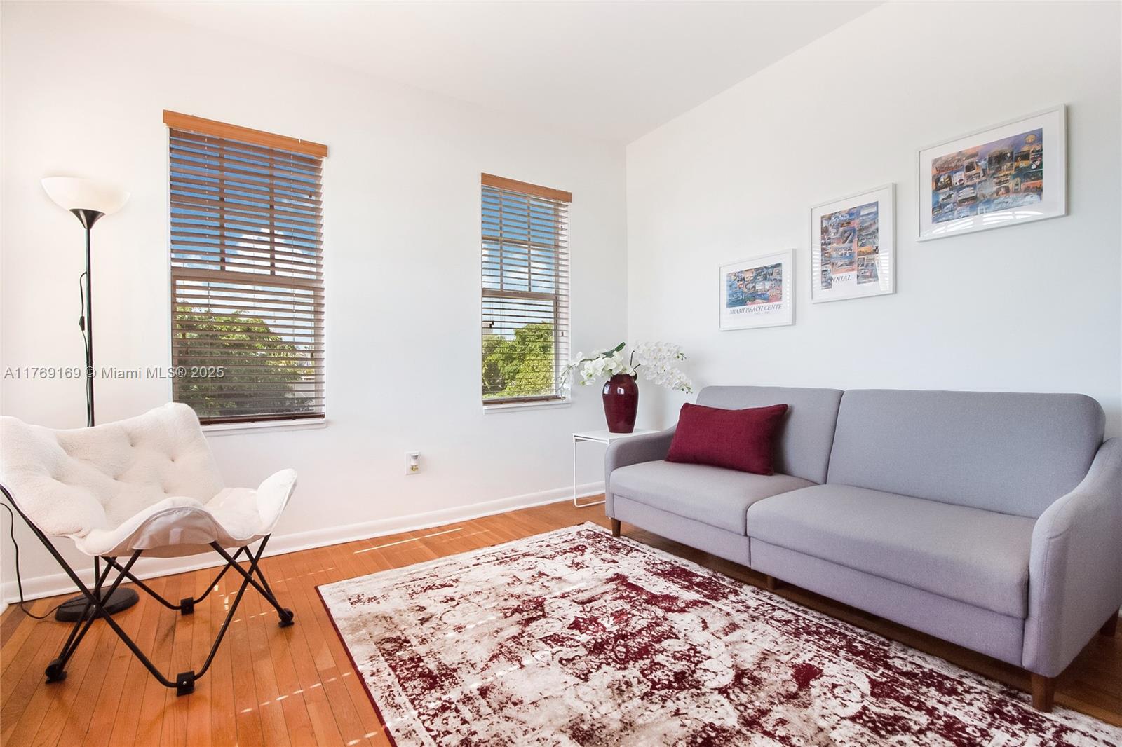 DORANN CONDO - Residential