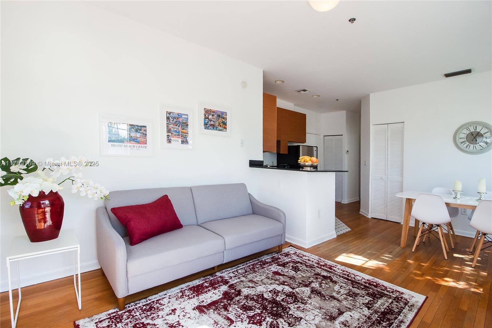 DORANN CONDO - Residential