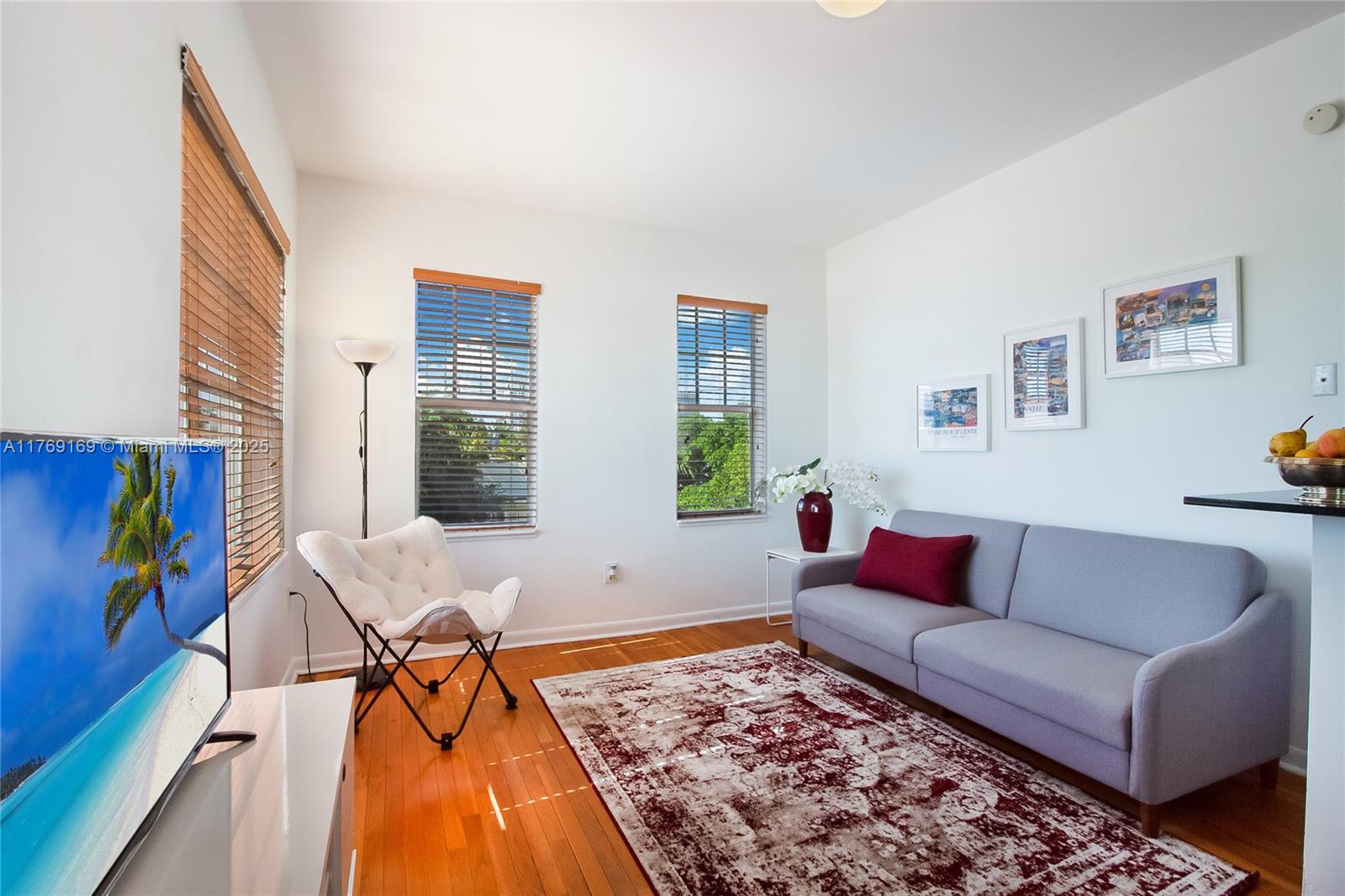 DORANN CONDO - Residential