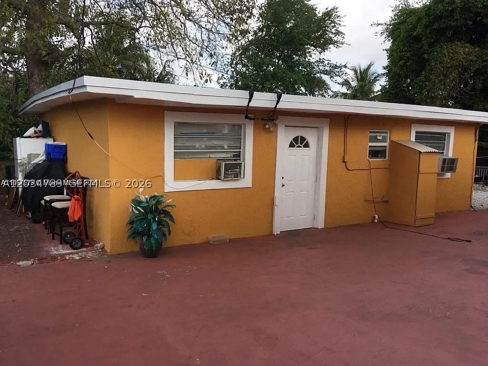 10040 NW 8th Ave