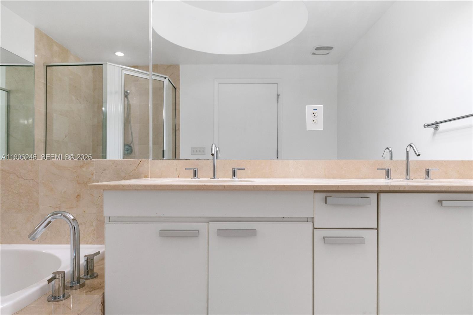 THE ATRIUM AT AVENTURA CO - Residential